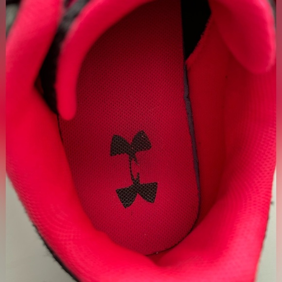 Under Armour Running Shoes - Picture 5 of 8